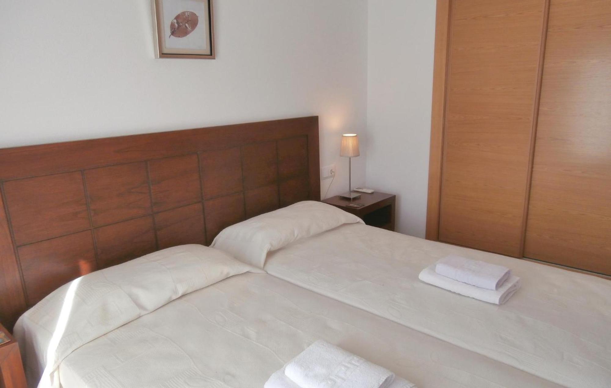 2 Bedroom Beautiful Apartment In Sucina Bagian luar foto