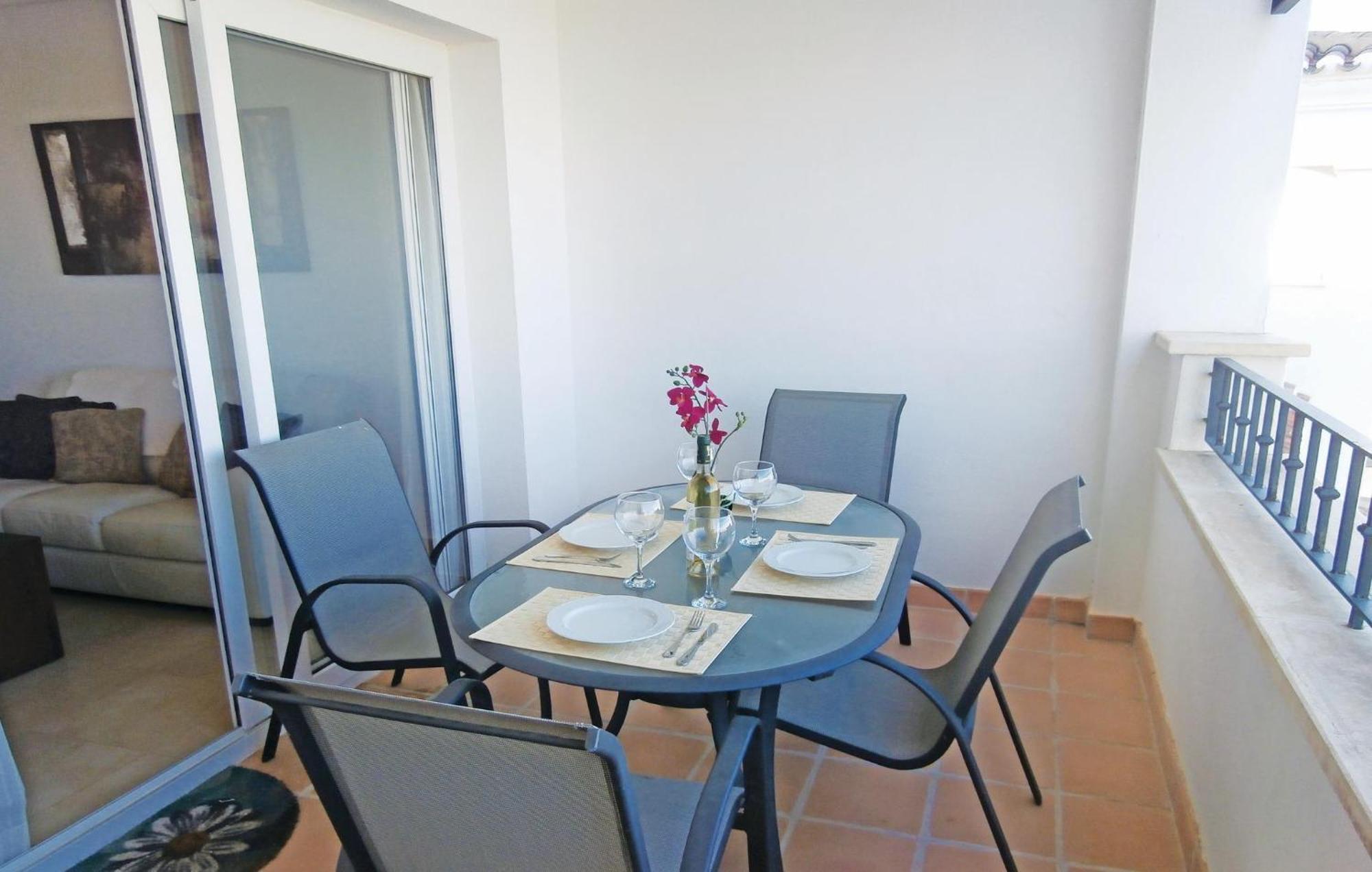 2 Bedroom Beautiful Apartment In Sucina Bagian luar foto